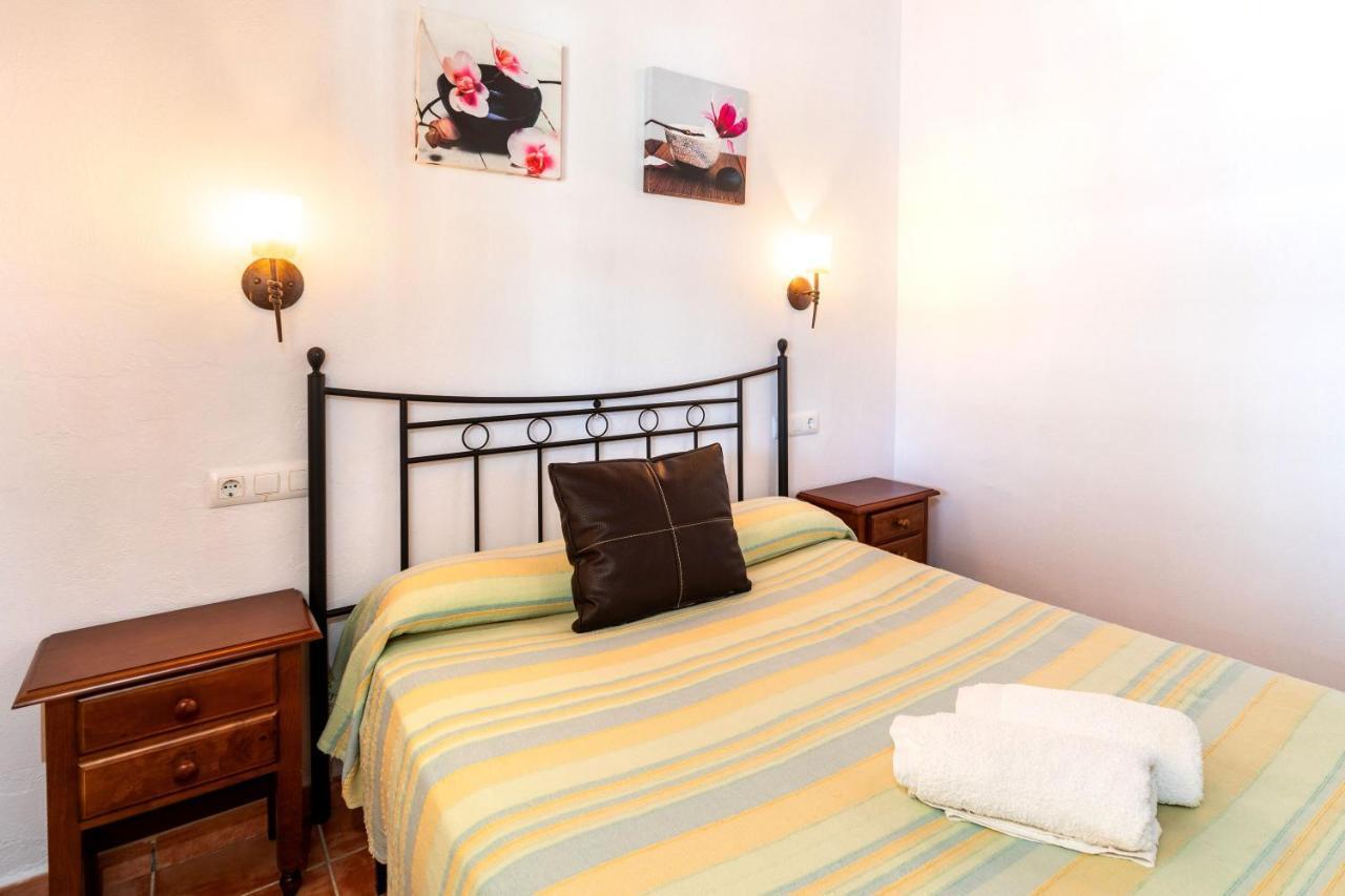 Cortijo Entrepinares Holiday home *